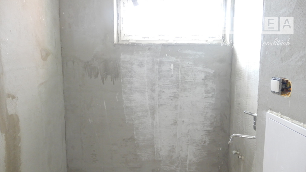 Slnečný 3 izbový byt, 86 m2, balkón, Demandice, okr.  Levice