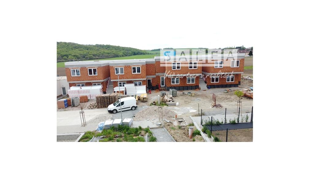 POSLEDNÝ Rodinný dom 4-izbový+terasa (18m2) Dvorníky pri HC