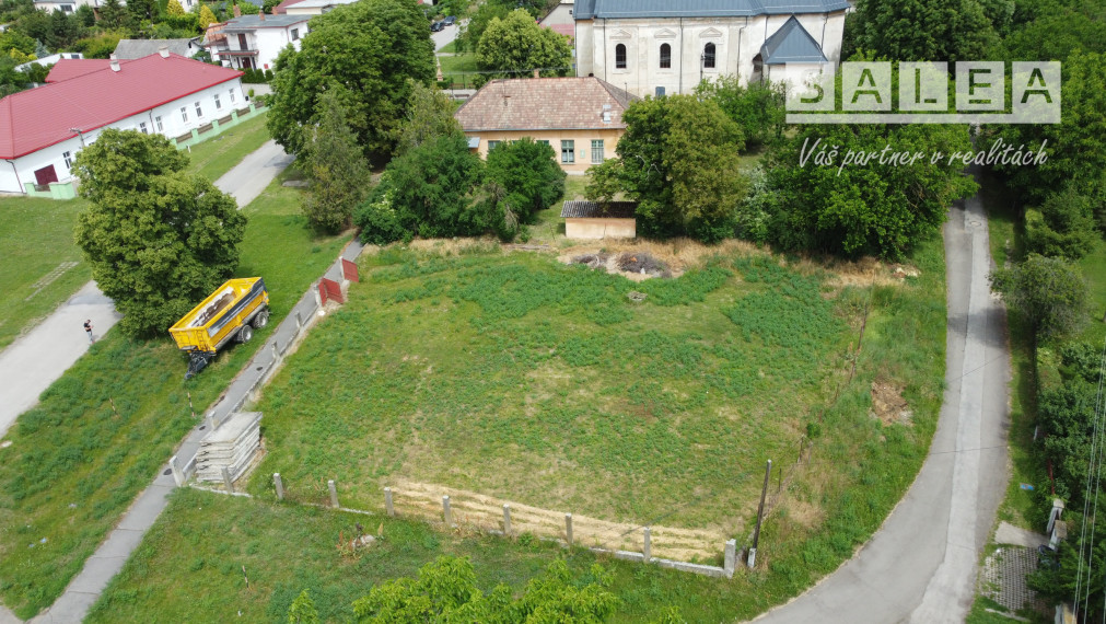 Slnečný pozemok 812 m2, Hronovce, okr. Levice