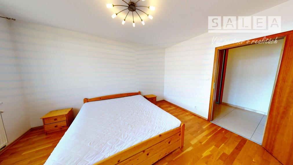 ŽILINA CENTRUM -  PRENÁJOM 4-IZBOVÝ BYT + PARKOVANIE