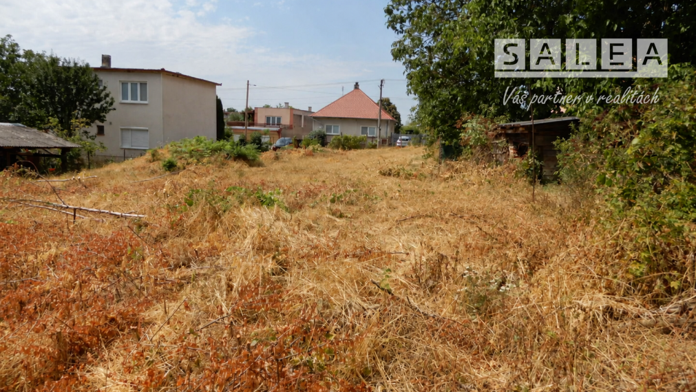 Slnečný pozemok na výstavbu domu, 850 m2, Čata, okr. Levivce