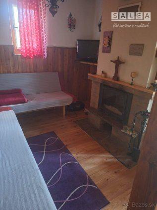 Chata Bojná - časť Liešna o celkovej výmere 1200m2.