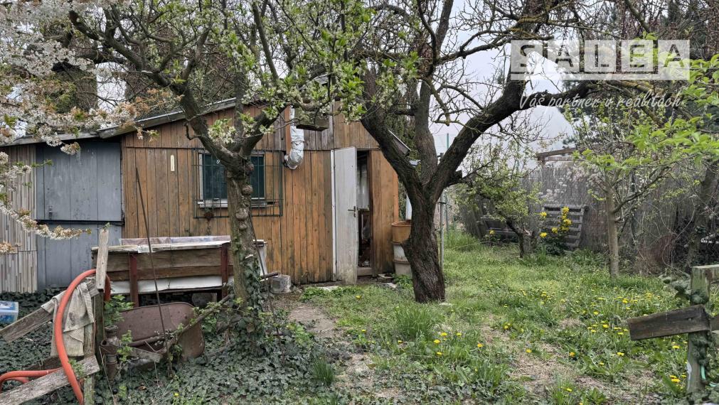 Záhrada na predaj Šaľa pri tenisových kurtoch 298 m2