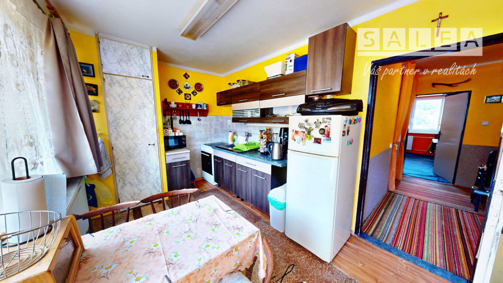 🔥 NOVÁ CENA 64 900 €! Veľký 3-izbový byt s loggiou v Smolníku – vytvorte si domov podľa seba