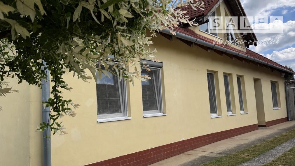 5 izbový rodinný dom v Šali + menší domček pre rodičov