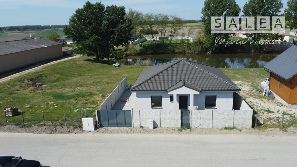 Dom pri jazere - 4 izbová novostavba Trstice- Znížená cena