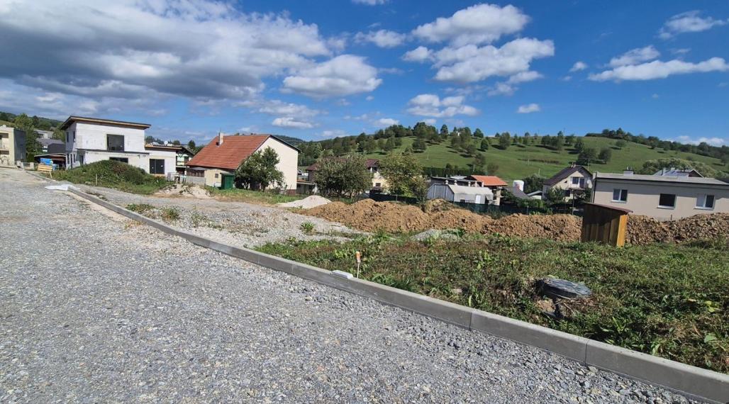 BITAROVÁ - ROVINATÝ POZEMOK O VÝMERE 625m2  + INŽINIERSKÉ SIETE