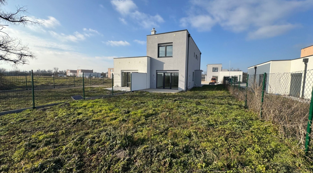 Znížená cena! Krásny štvorizbový rodinný dom v Hubiciach, bungalov, 85 m2, pozemok 350 m2