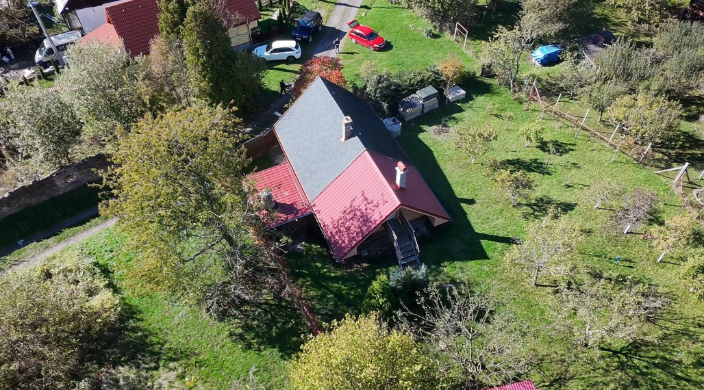 Chata v hornej časti Hronskej Dúbravy na predaj