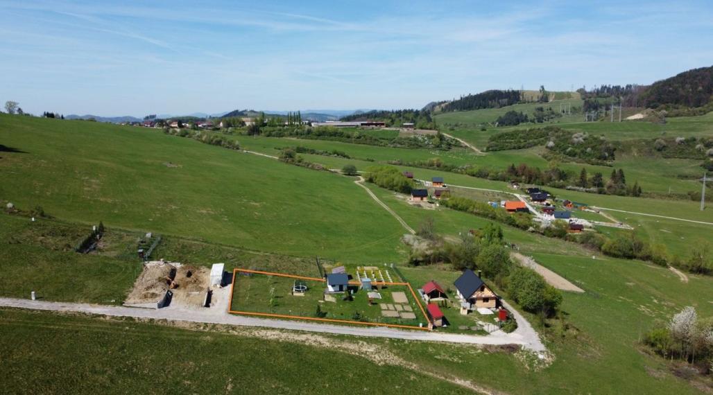KOTRČINÁ LÚČKA - POZEMOK + CHATKA, VÝMERA 1020 m2