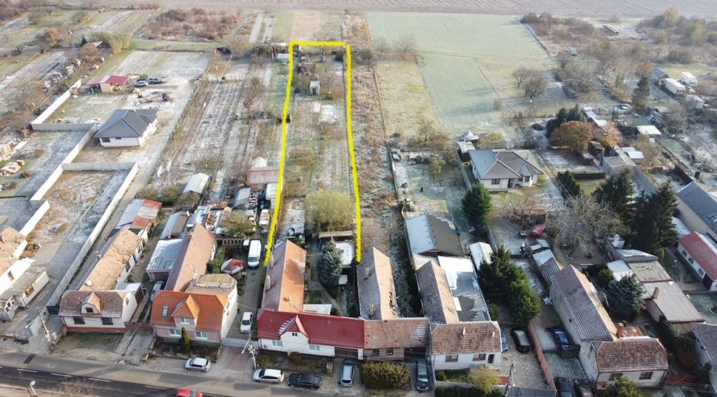 Znížená cena! Skvelá investičná príležitosť! Pozemok s rozlohou až 2142 m2 so všetkými IS, Slovenský Grob