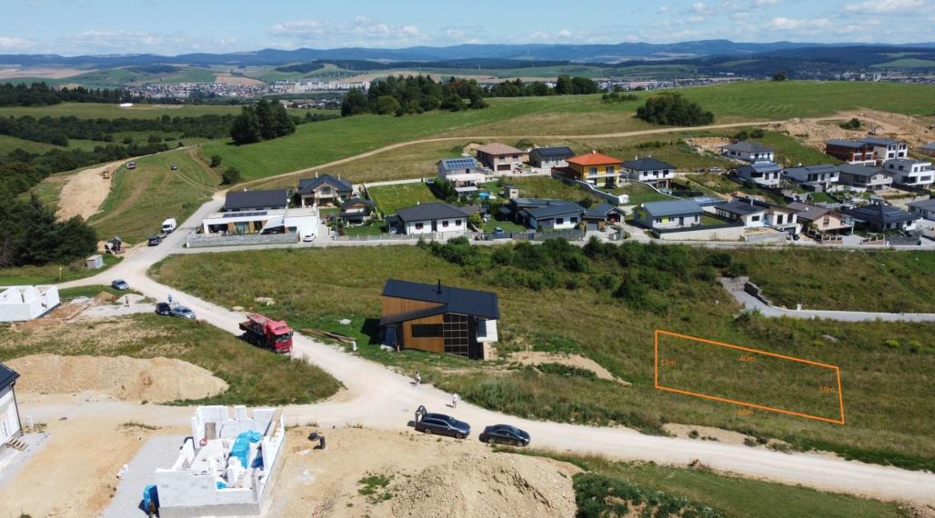 Exkluzívne. Slnečný pozemok v lukratívnej časti mesta Spišská Nová Ves - Ferčekovce o celkoej výmere 720 m2