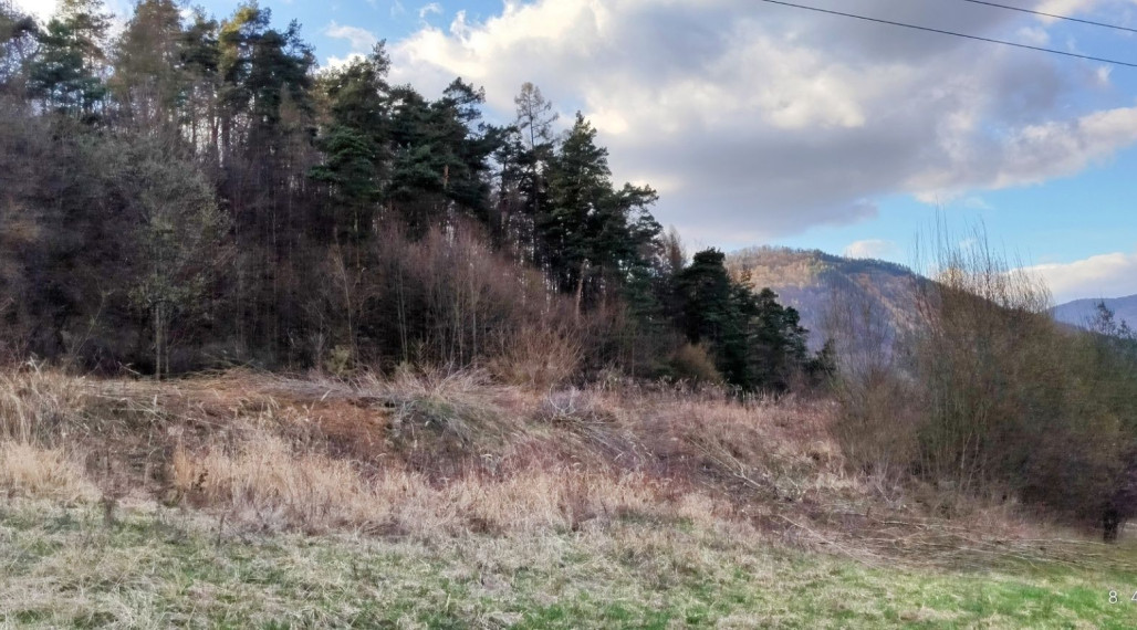 Lukratívny pozemok v tichej lokalite obce Jaklovce o celkovej rozlohe 2414 m2