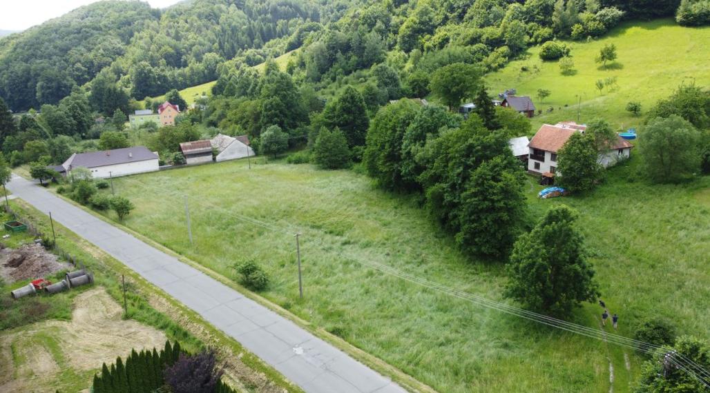 Stavebný pozemok v malebnej obci Ostrý Grúň o výmere 6827m2