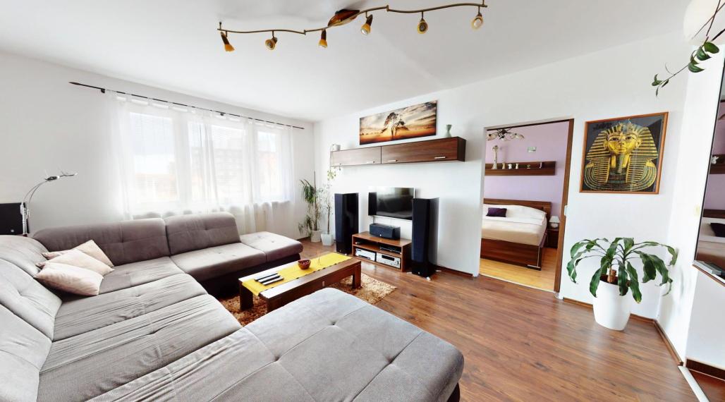 4 izbový byt, 91m2, loggia, pivnica, Nám. 1 mája, Senec