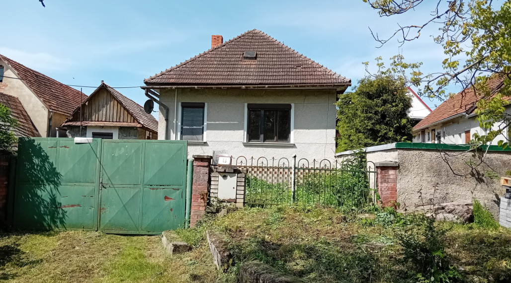 4 izbový rodinný dom, 2695m2, Baďan okres Banská Štiavnica