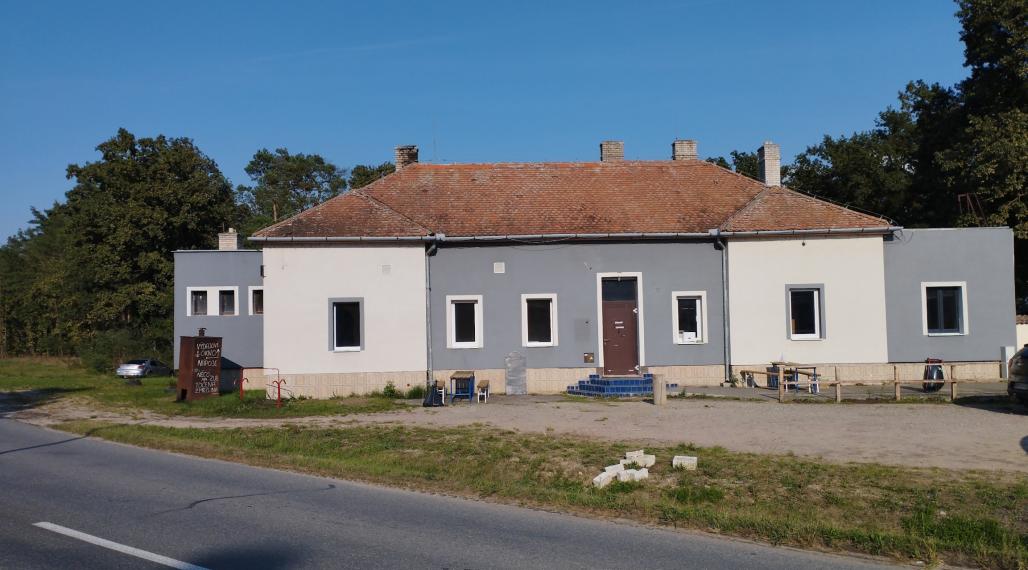 Motorest s ubytovaním, 3878m2, Bzenec - Morava.