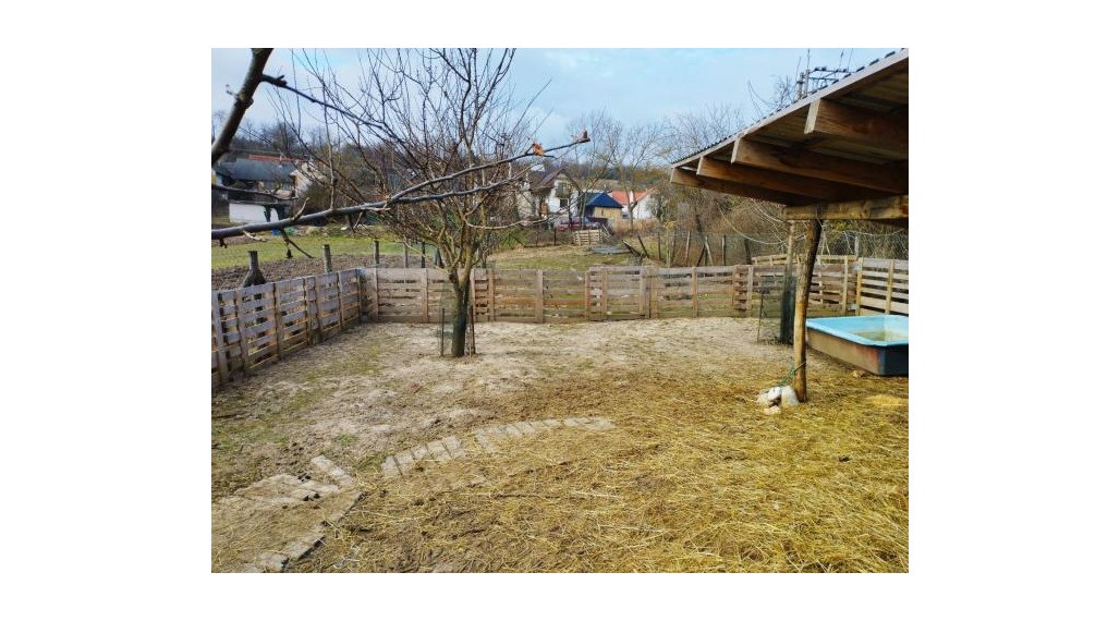 Rekreačný pozemok v obci Chtelnica o výmere 1140m2.