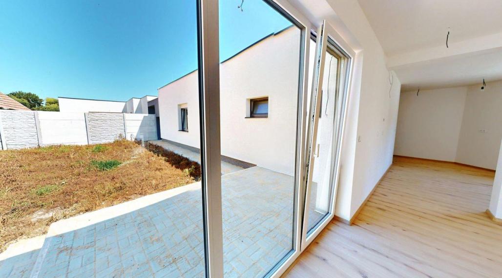 Moderný 4-izbový dom 112 m2 na pozemku 392m2 – Horné Saliby