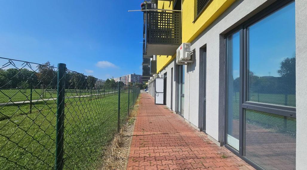 Prenájom Priestor ambulancie Galanta/west 75m2