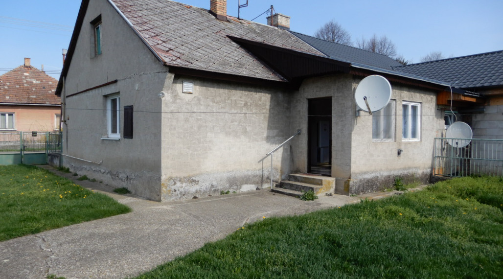 Slnečný Rodinný dom,100 m2, letná kuchyňa, Turá, okr.Levice