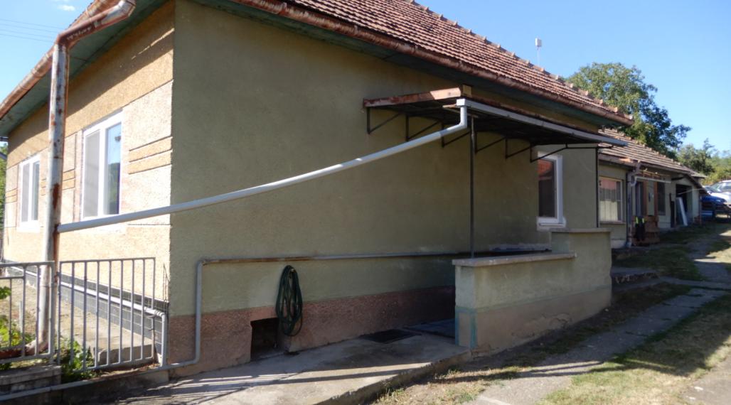 Útulný rodinný dom, 130 m2, garáž, Malé Kozmálovce, okr. Levice