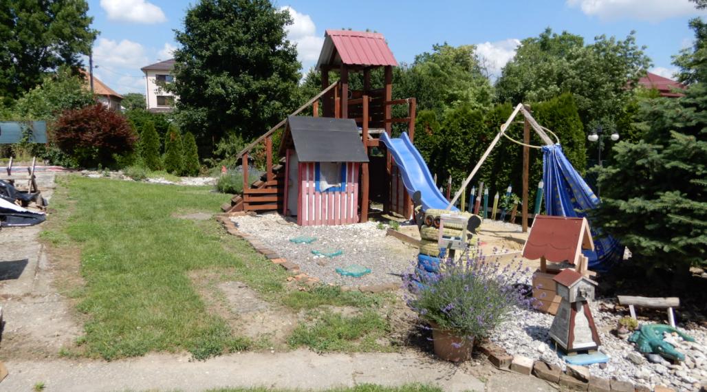 Útulný rodinný dom, 13 m2, garáž, letná kuchyňa, Veľké Ludince, okr. Levice