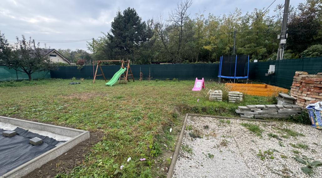 Dvojzáhrada v Kráľovej nad Váhom pri Váhu o výmere 523 m2 EXKLUZÍVNE