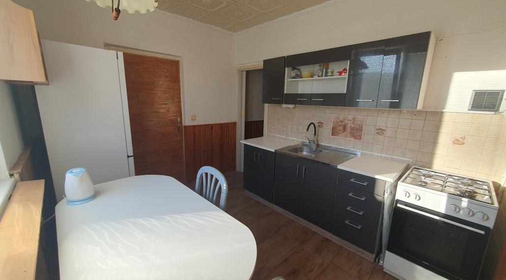 Priestranný 3-izbový byt + balkón 67m2 Nové mesto nad Váhom