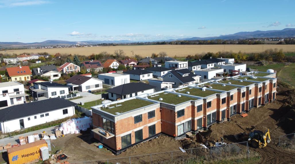 ZAUJÍMAVÉ 3i dom+kuchyňa 1xparkovanie+záhrada160m2 Vrbové