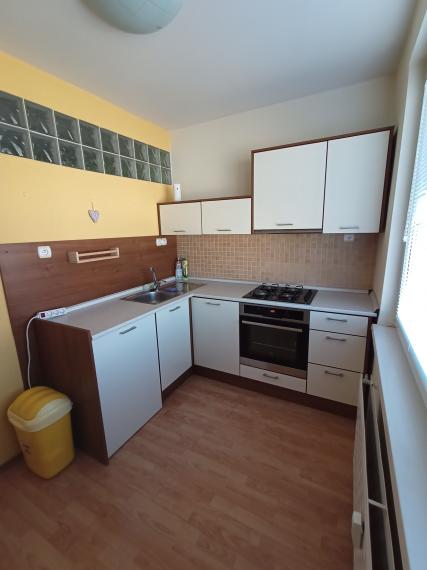 NOVÉ! Priestranný 2,5izbový byt na ulici J. Palárika