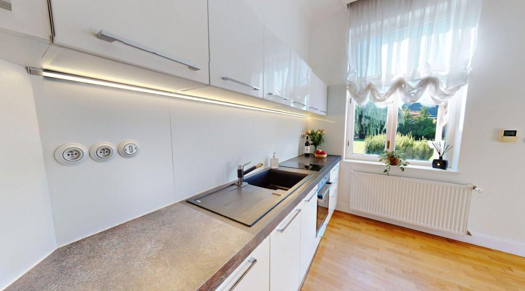 3 izbový rodinný dom s veľkorysým pozemkom 943 m2 v Šali po kompletnej krásnej rekonštrukcii