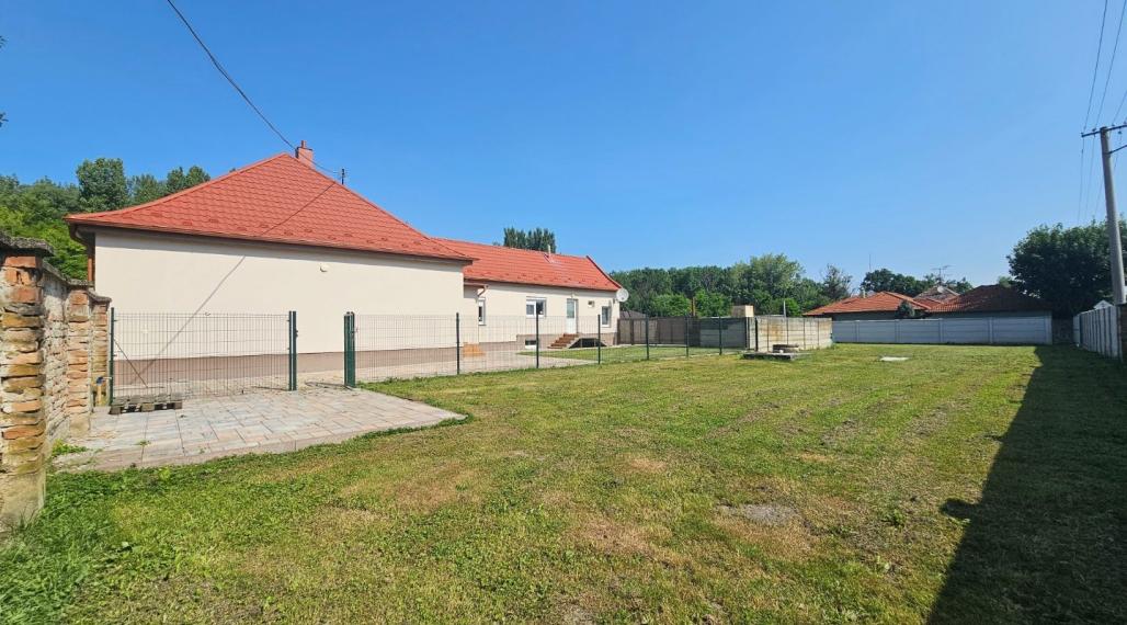 Krásny 4i Rodinný dom 166m2 ,na pozemku 1315m2 Vozokany.