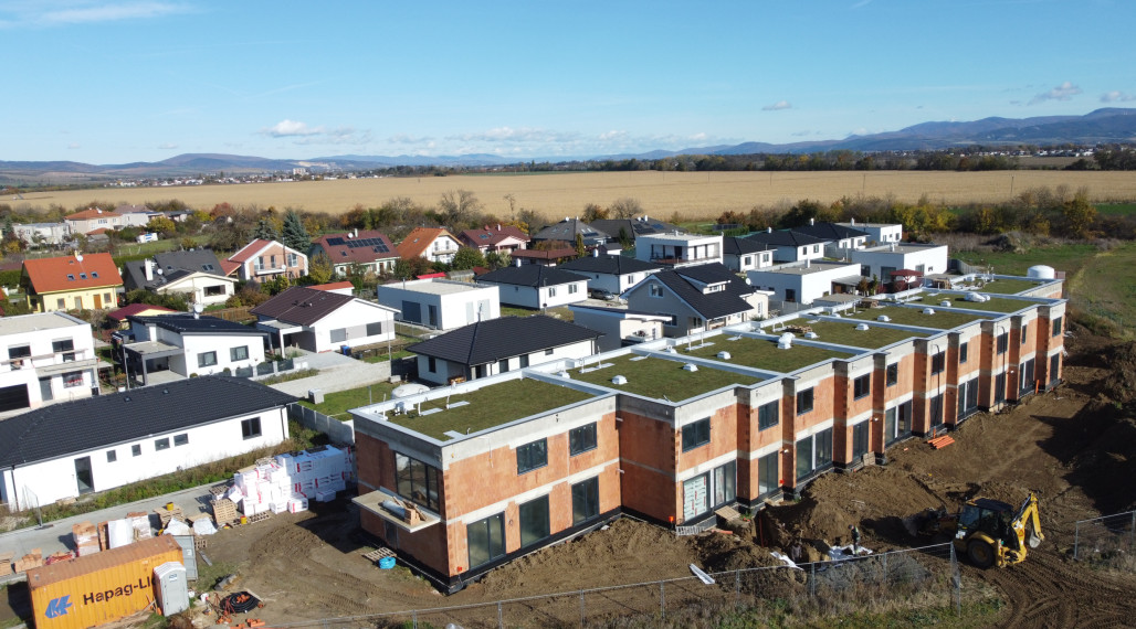 ZAUJÍMAVÉ 3i dom+kuchyňa 1xparkovanie+záhrada160m2 Vrbové