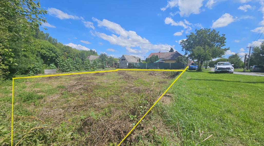 stavebný pozemok 578m2 Tomášikovo