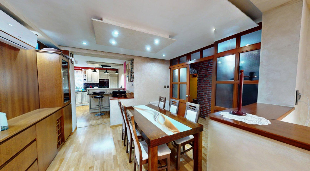 Zariadený 8i Viladom 470m2 na pozemku 1840m2, Horné Saliby