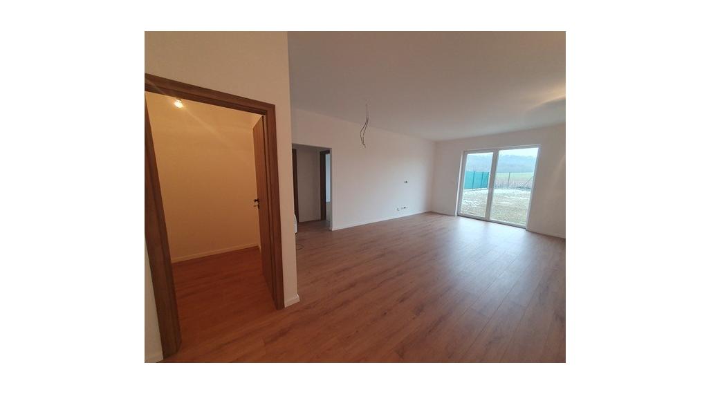 RD 4x izba + kuchyňa (200m2)+3x parkovanie Dvorníky pri HC