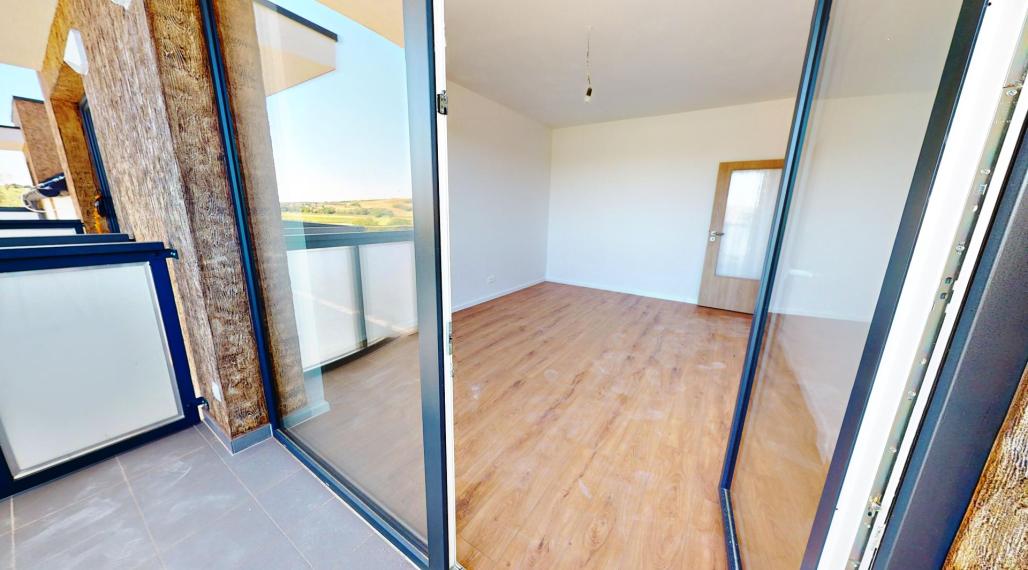 POSLEDNÝ V AKCII. 2-izb. byt+balkón 57,7m2 Dvorníky pri HC