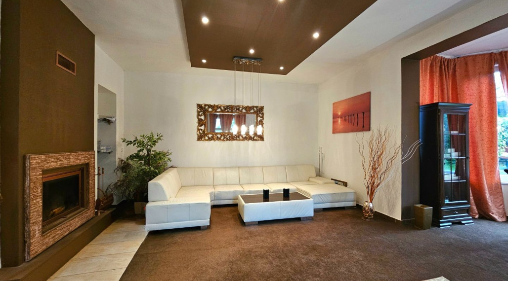 Vila dom 452m2 na pozemku 713m2,centre mesta Dunajská streda