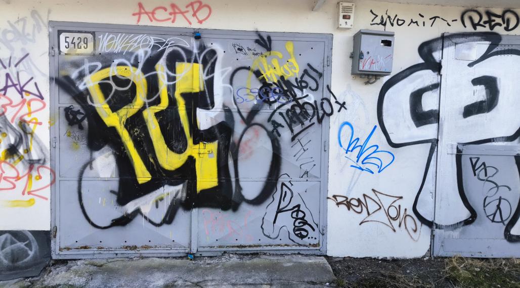 GARÁŽ S ELEKTRIKOU, 20m2, ŽILINA - HLINY IV.