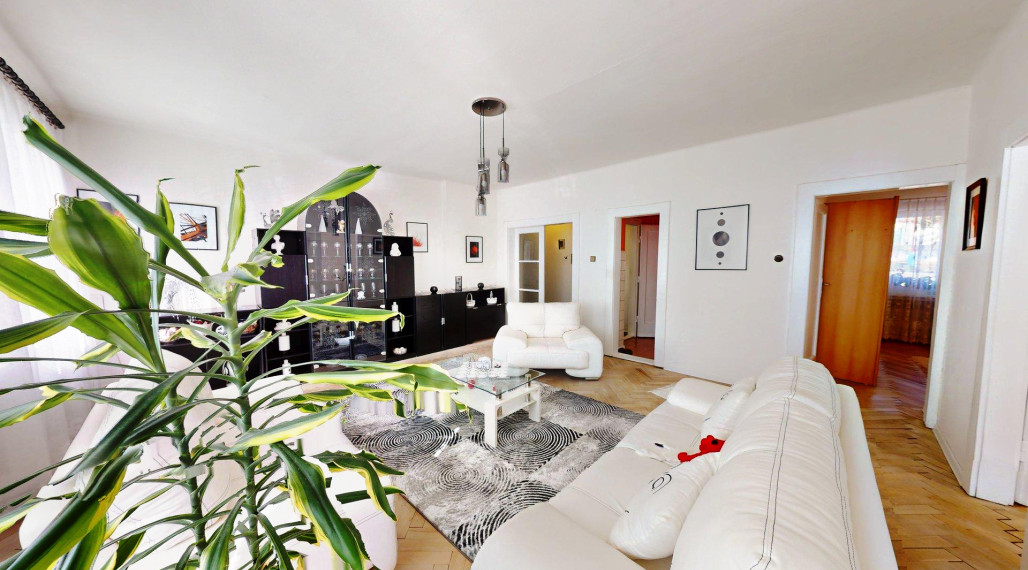 NADŠTANDARDNÝ 3-IZBOVÝ TEHLOVÝ BYT (81 m²) S VLASTNOU KOTOLŇOU v Krompachoch