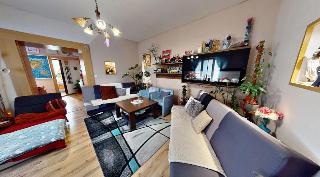 DOM V CENE BYTU A SO ZARIADENÍM! 4-izbový dom po rekonštrukcii v CENTRE Jasova