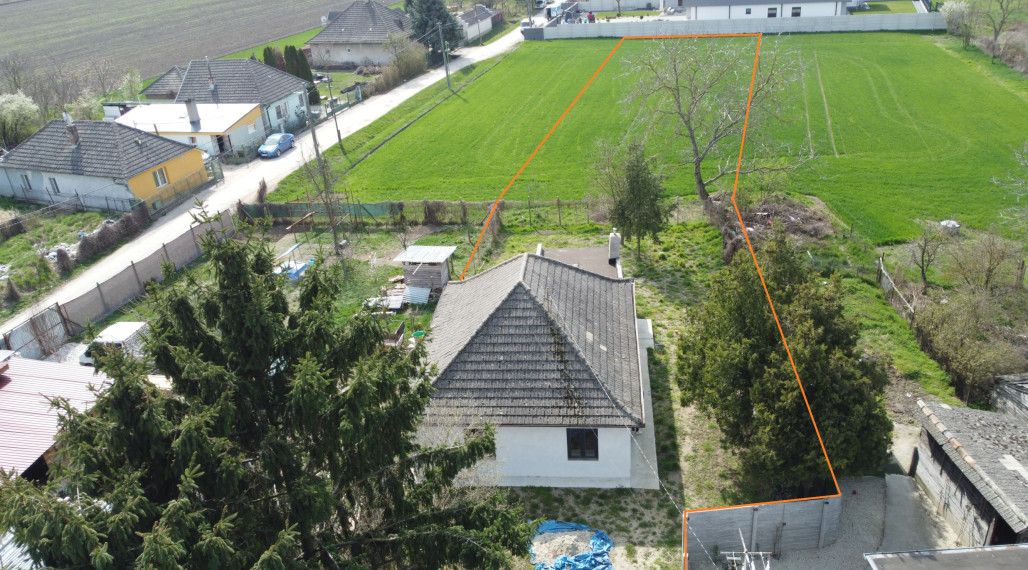 Exkluzívne na predaj dom v Seliciach