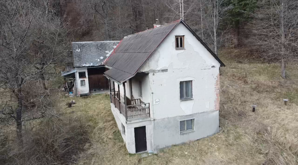 Rodinný dom  v obci Ostrý Grúň s pozemkom a záhradou 4462m2