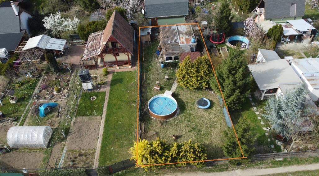 Záhrada 250 m2 v OV Kráľova nad Váhom s bazénom na predaj