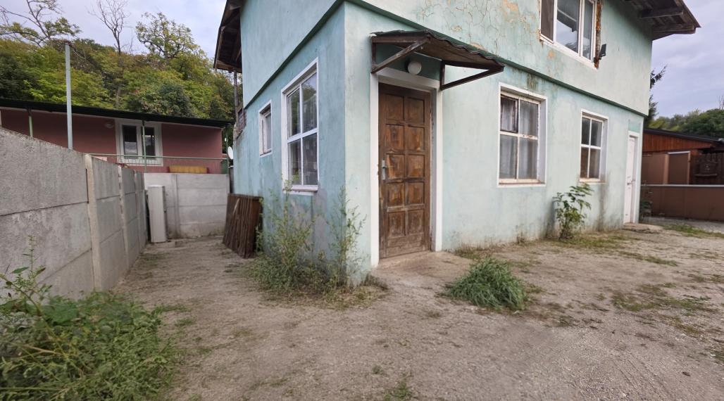 poschodová chata 100m2 na pozemku 156m2