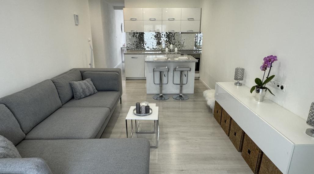 2 izbový pekný byt na prenájom Budovateľská centrum Šale