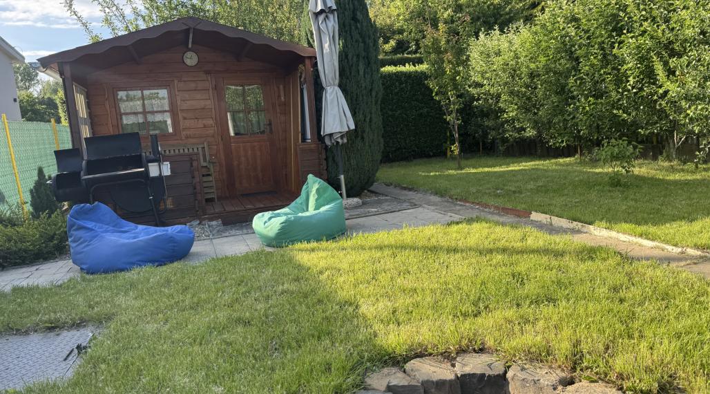 Krásna záhrada s chatkou v Kráľovej nad Váhom 259 m2