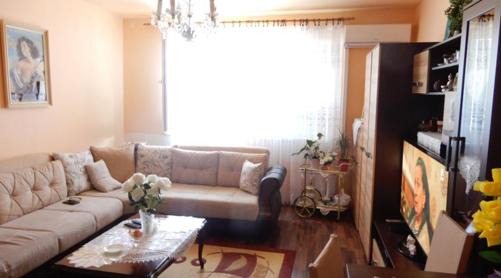 Pekný 2 Izbový byt, 46 m2, klimatizácia, Rybníky V, Levice