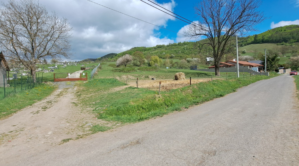 Slnečný stavebný pozemok 1055 m² – Horné Hámre